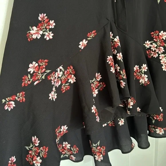 BB Dakota Floral V-Neck Ruffle Flare Swing Mini Dress Size 6 Women’s Fall Dress - Picture 9 of 16